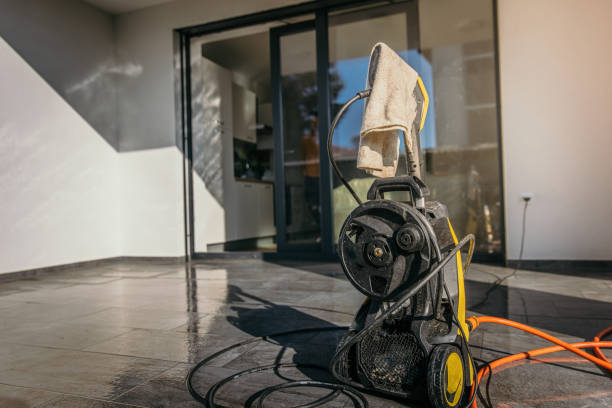 Best Gutter Cleaning  in Rainbow Lakes Estates, FL